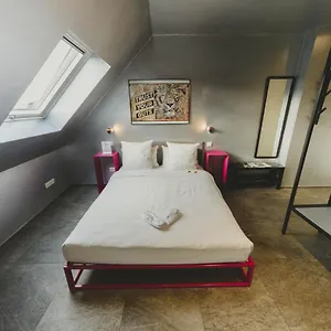 Jj32 Otel